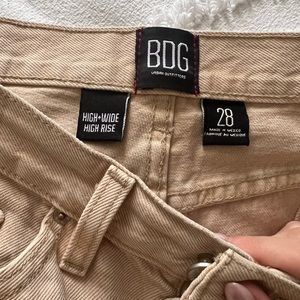 BDG Beige Jeans